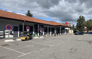 Auchan 31 octobre : la liste des 39 supermarchés qui deviennent Intermarché ou Netto ce samedi Un supermarché Auchan à Belley, dans l’Ain (photo d’illustration)