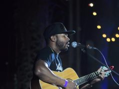 Ayron Jones en concert en France en mars 2027 : 8 dates, places de 20 à 36 € Le guitariste et chanteur Ayron Jones sur scène au Macefield Music Festival de Seattle en 2015