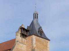 Incendie de Bergerac : démolitions lundi, rues fermées, ce qu’il faut savoir La place Pélissière et l'église Saint-Jacques dans le centre historique de Bergerac, avant l'incendie