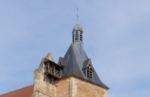 Incendie de Bergerac : démolitions lundi, rues fermées, ce qu’il faut savoir La place Pélissière et l'église Saint-Jacques dans le centre historique de Bergerac, avant l'incendie