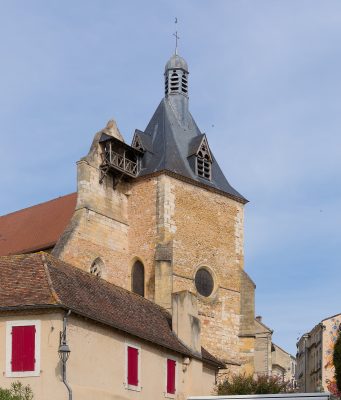 Incendie de Bergerac : démolitions lundi, rues fermées, ce qu’il faut savoir La place Pélissière et l'église Saint-Jacques dans le centre historique de Bergerac, avant l'incendie