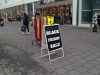 Black Friday 2026 : date le 27 novembre, Cyber Monday, vos droits sur les promos Une affiche de soldes Black Friday dans la vitrine d’un magasin