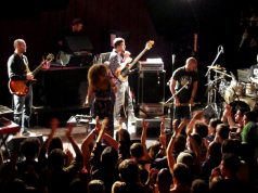Bonobo à la Salle Pleyel les 26 et 27 mars 2027 : places de 39,66 à 43,06 € Le musicien Bonobo sur scène en 2010
