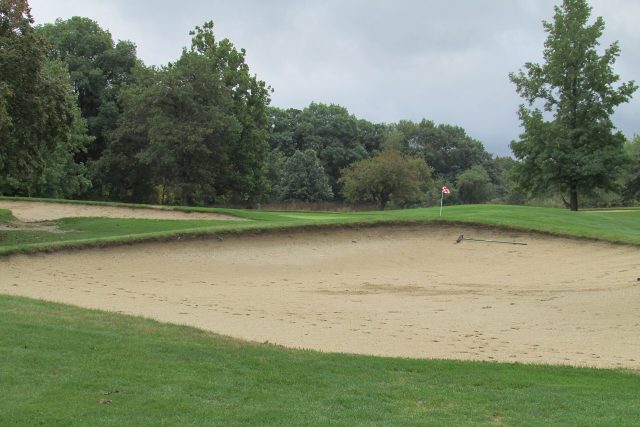 Un bunker de sable sur un parcours de golf (photo d’illustration) Un bunker de sable sur un parcours de golf (photo d’illustration)