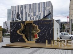 Calendrier de l’Avent YSL Beauty 2026 : 400 euros pour 24 cases, contenu et prix par surprise Une promotion du parfum Libre d’Yves Saint Laurent dans une parfumerie de Düsseldorf en octobre 2024 (photo d’illustration)