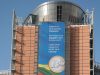 Réseaux sociaux interdits aux mineurs : Bruxelles gèle les lois nationales, et la France ? Le Berlaymont, siège de la Commission européenne à Bruxelles