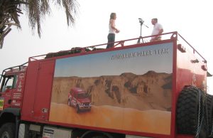 Dakar 2027 au Portugal et au Maroc : dates, parcours et 12 étapes Camion d'assistance d'une équipe hongroise sur le rallye Dakar