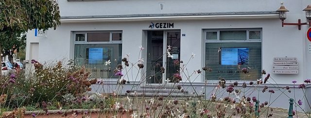 Façade d'une agence d'intérim à Lauterbourg, en Alsace Façade d'une agence d'intérim à Lauterbourg, en Alsace