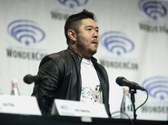 Mort d’Eric Bauza : la voix de Bugs Bunny et Daffy Duck est décédée à 46 ans d’une maladie cardiovasculaire Le comédien de doublage Eric Bauza lors d’une conférence à la WonderCon (photo d’archives)