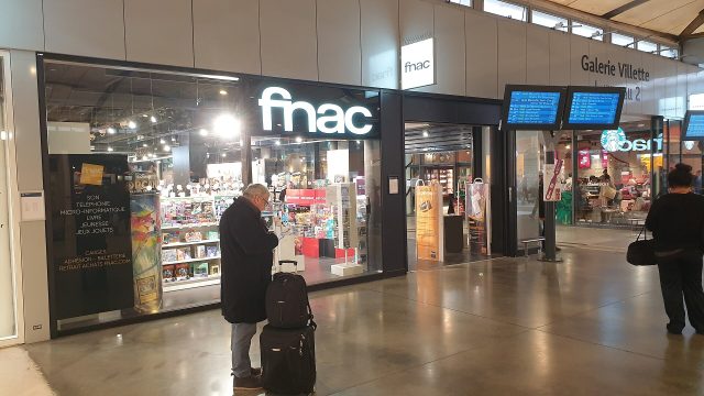 Un magasin Fnac en gare de Lyon-Part-Dieu Un magasin Fnac en gare de Lyon-Part-Dieu