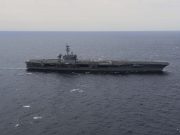 Iran : « Pourrait-il y avoir une frappe ce week-end ? Absolument », l’envoyé de Trump relance la menace, le président dit ne rien savoir Le porte-avions américain USS Theodore Roosevelt en mer (photo d’archives)