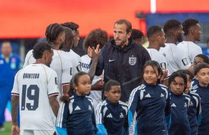 Ballon d’or 2026 : Harry Kane sacré devant Mbappé et Yamal, le classement complet et le palmarès Harry Kane sous le maillot de l’Angleterre face au Panama, le 27 juin 2026