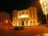 Manifestations du samedi 31 octobre : Macron annonce des cortèges hors des centres-villes, ce qui est prévu et ce qui ne l’est pas encore L’hôtel de ville de Marseille, sur le Vieux-Port, de nuit (photo d’archives)