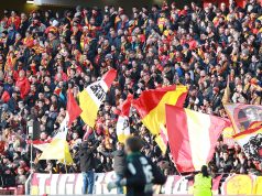 Lens – Paris FC (2-1) : Thauvin buteur et passeur, Lens renverse le match et colle au peloton de tête Les tribunes du stade Bollaert-Delelis, à Lens (photo d’archives)