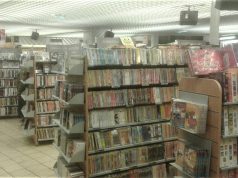 Librairies Gibert en redressement judiciaire : audience reportée au 7 décembre Rayons de livres à l’intérieur d’une librairie Gibert Joseph à Paris