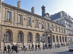 Blocages des lycées et facs mardi 3 et jeudi 5 novembre : ce qui est prévu Façade du lycée Condorcet à Paris