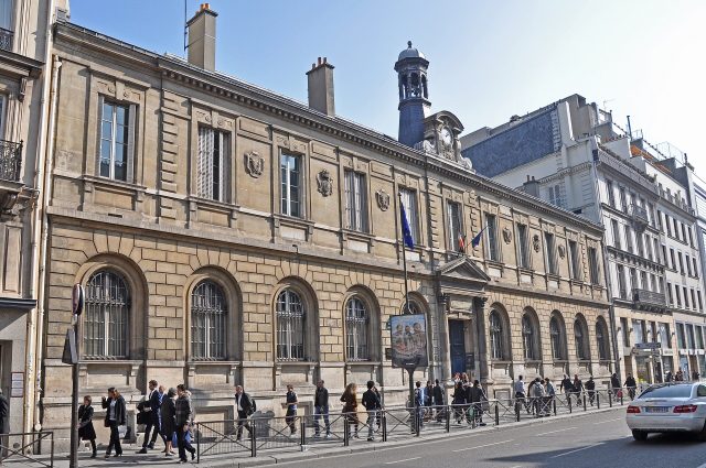 Façade du lycée Condorcet à Paris Façade du lycée Condorcet à Paris