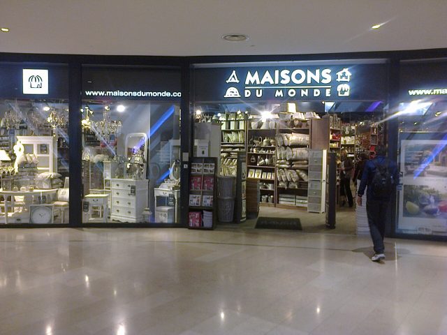 Une boutique Maisons du Monde, à La Défense