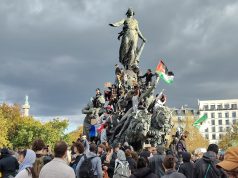 Manifestations du 31 octobre : 320 000 selon l’Intérieur, 500 000 selon les jeunes Cortège de manifestants place de la Nation à Paris