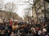 Manifestations du 24 octobre : 410 000 personnes selon l’Intérieur, 800 000 selon la CGT, une mobilisation en léger recul et des heurts à Paris, Lyon et Grenoble Cortège de manifestants dans les rues de Paris, photo d’illustration d’une journée de mobilisation nationale