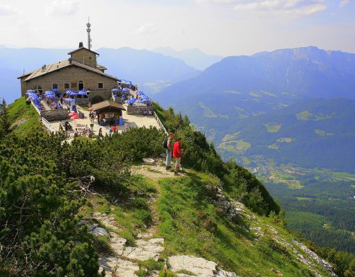 Le « nid d’aigle » d’Hitler ravagé par un incendie en Bavière : près de 200 pompiers mobilisés, un suspect en garde à vue Le Kehlsteinhaus, dit « nid d'aigle », perché au-dessus de Berchtesgaden en Bavière (photo d'archives)
