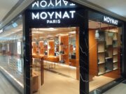 Hôtel Moynat : la malletière parisienne confie une collection de voyage aux stylistes de Bad Bunny Une boutique de la malletière parisienne Moynat