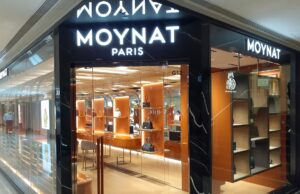 Hôtel Moynat : la malletière parisienne confie une collection de voyage aux stylistes de Bad Bunny Une boutique de la malletière parisienne Moynat