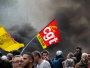 Mobilisation du samedi 17 octobre : qui appelle à manifester et ce que l’on sait des transports Cortège de manifestants dans les rues de Paris