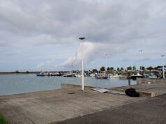 Île Maurice : le couvre-feu prolongé après des nuits de violences, 94 personnes arrêtées Le port de Port-Louis, capitale de l'île Maurice