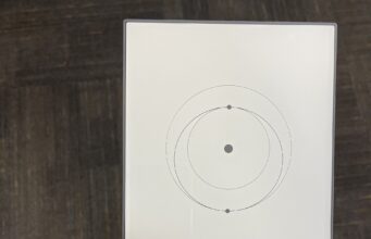 Starshield en Ukraine : Elon Musk affirme que les limites de débit sont décidées par l’armée américaine Terminal Starlink, l'antenne utilisateur du réseau satellitaire de SpaceX