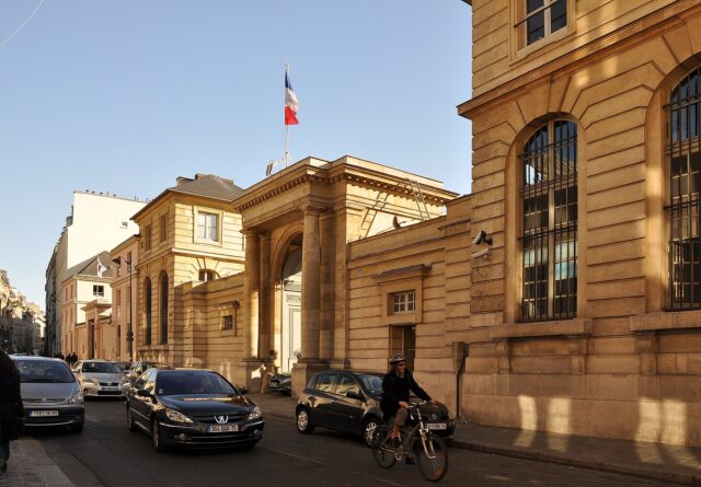 L'hôtel du Châtelet, siège du ministère du Travail, rue de Grenelle à Paris L'hôtel du Châtelet, siège du ministère du Travail, rue de Grenelle à Paris