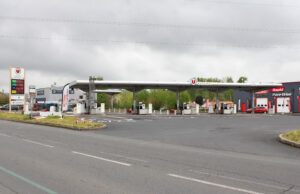 Carburants : l’aide « grands rouleurs » de 100 € prolongée jusqu’à fin 2026, décret au Journal officiel Station-service Hyper U à Cusset, pompe à carburant en France