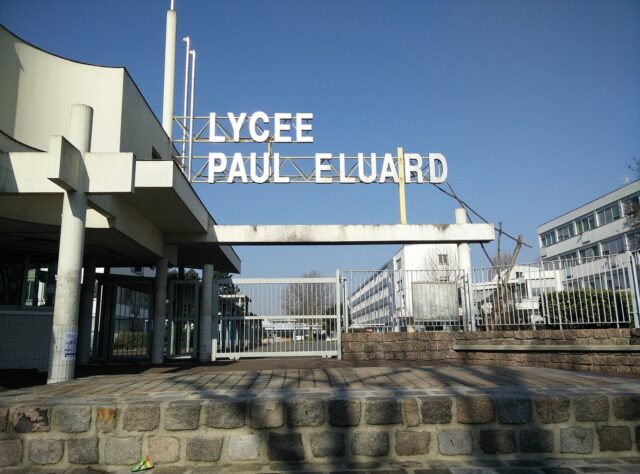 Entrée du lycée Paul-Éluard de Saint-Denis, en Seine-Saint-Denis Entrée du lycée Paul-Éluard de Saint-Denis, en Seine-Saint-Denis