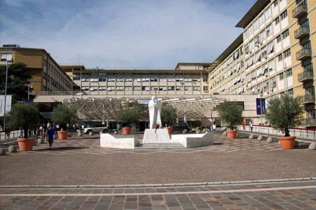 La polyclinique Agostino-Gemelli à Rome, où le pape Léon XIV a été opéré (photo d'archives) La polyclinique Agostino-Gemelli à Rome, où le pape Léon XIV a été opéré (photo d'archives)