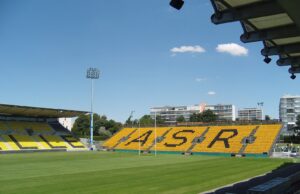 Champions Cup : le match La Rochelle – Lions maintenu ce samedi après la mort du deuxième-ligne sud-africain Hyron Andrews Le stade Marcel-Deflandre, antre du Stade Rochelais à La Rochelle