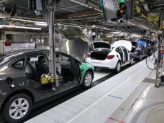 Automobile : Paris et Berlin s’accordent sur l’après-2035, plus de souplesse pour le thermique contre un « made in Europe » renforcé Chaîne d'assemblage dans une usine automobile européenne