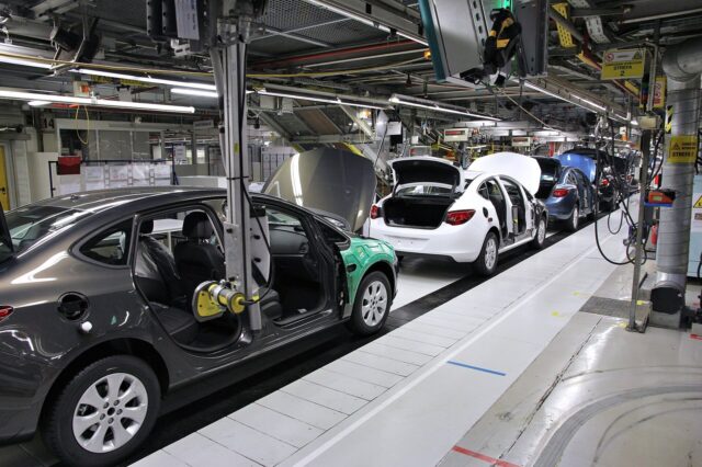 Chaîne d'assemblage dans une usine automobile européenne