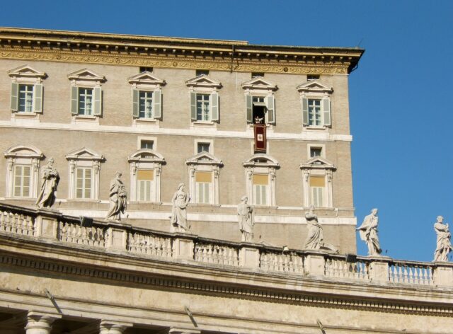 La fenêtre du palais apostolique, d'où le pape récite l'Angélus face à la place Saint-Pierre (photo d'archives) La fenêtre du palais apostolique, d'où le pape récite l'Angélus face à la place Saint-Pierre (photo d'archives)