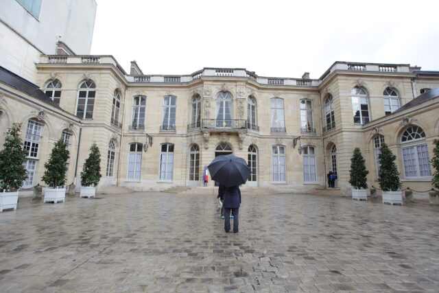 La cour de l'hôtel de Matignon, résidence du Premier ministre, à Paris (photo d'archives) La cour de l'hôtel de Matignon, résidence du Premier ministre, à Paris (photo d'archives)