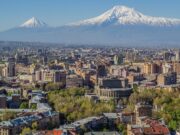 COP17 biodiversité à Erevan : à mi-parcours de l’accord de Kunming-Montréal, 196 délégations face à un bilan qui ne suit pas Vue d'Erevan, capitale de l'Arménie, avec le mont Ararat en arrière-plan