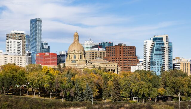 Assemblée législative de l'Alberta à Edmonton, capitale administrative de la province pétrolière canadienne Assemblée législative de l'Alberta à Edmonton, capitale administrative de la province pétrolière canadienne