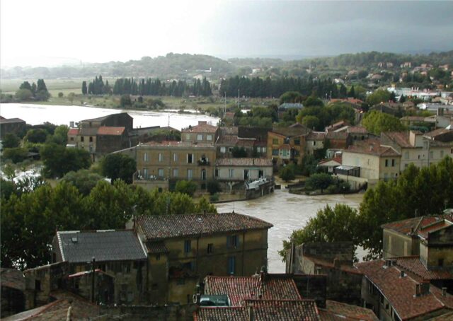 Le Vidourle en crue à Sommières (Gard) lors des inondations de septembre 2002 (photo d'archives) Le Vidourle en crue à Sommières (Gard) lors des inondations de septembre 2002 (photo d'archives)