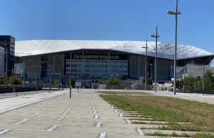 Ligue 1 : Lyon prend la tête d’un peloton de cinq équipes à 14 points, Monaco chute à Lorient, folie au Paris FC Le Groupama Stadium, antre de l'Olympique lyonnais, à Décines-Charpieu (photo d'archives)