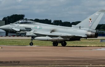 Attaques des houthis : Londres envoie ses Typhoon défendre le ciel saoudien et prolonge le ravitaillement des avions de Riyad qui frappent au Yémen Un avion de combat Typhoon FGR4 de la Royal Air Force britannique