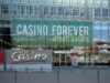Casino devient Plesio : le groupe stéphanois fondé en 1898 change de nom à cinq mois d’une échéance de dette de 1,4 milliard d’euros L’entrée du siège social du groupe Casino à Saint-Étienne