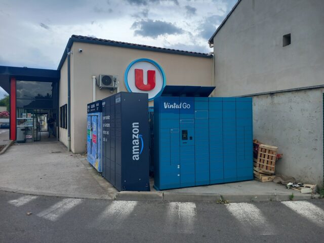 Un colis prêt à être expédié après une vente sur une plateforme d'occasion (photo d'illustration)