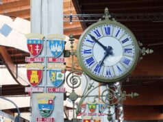 Changement d’heure dimanche à 3 heures : selon Stanford, garder l’heure d’hiver toute l’année éviterait 300 000 AVC aux États-Unis Une ancienne horloge de gare : les pendules reculeront d'une heure dans la nuit du 24 au 25 octobre