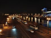 Ukraine : Moscou accepte de reprendre des pourparlers à trois « autour du 10 novembre », la nuit suivante 630 drones visent la région de Moscou Le Kremlin de Moscou, la nuit (photo d'archives)