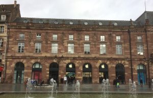 C&C France (revendeur Apple, ex-iConcept) : 26 magasins et 214 salariés suspendus à la décision du tribunal de Bordeaux mercredi 28 octobre Produits Apple en vitrine, illustration de la vente de matériel Apple
