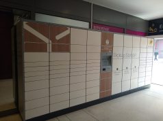 Frais de 2 euros sur les colis hors UE au 1er novembre : Temu, Shein, AliExpress, qui paie, combien par commande, ce que ça change pour vous Une consigne à colis La Poste en gare de Lyon Part-Dieu